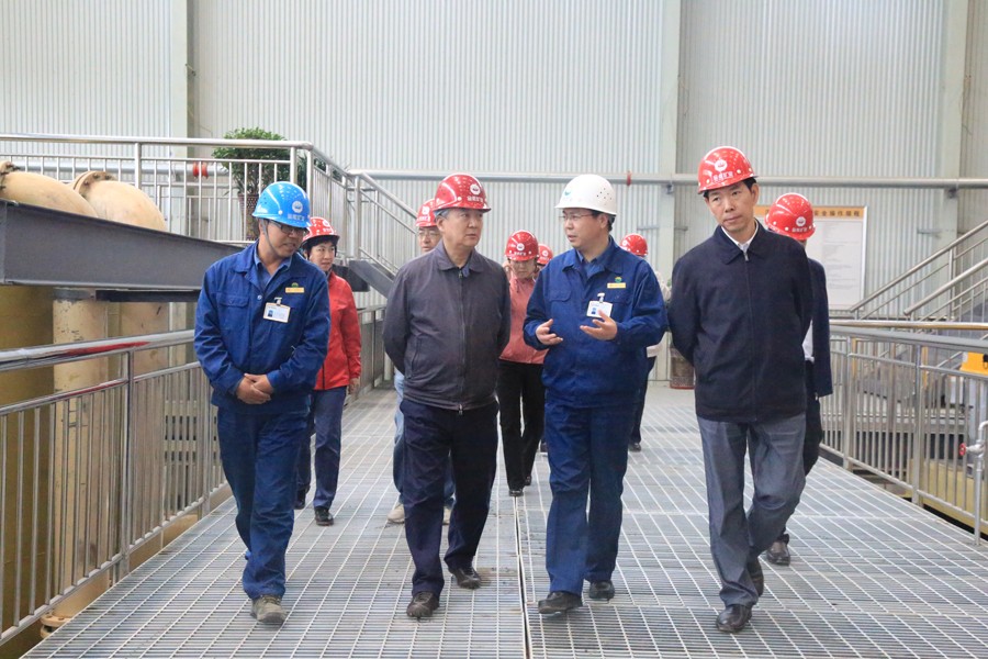 20-2016年5月，國家水利部原副部長朱登銓一行蒞臨金徽股份調研項目建設工作。.jpg