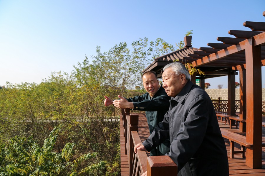 21-2019年10月，國家水利部原副部長王守強參觀金徽股份時盛贊：金徽股份是綠色礦山、文明礦山、美麗礦山。.jpg